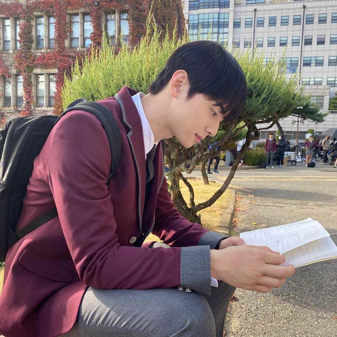 Image Source instagram | eunwo.o_c