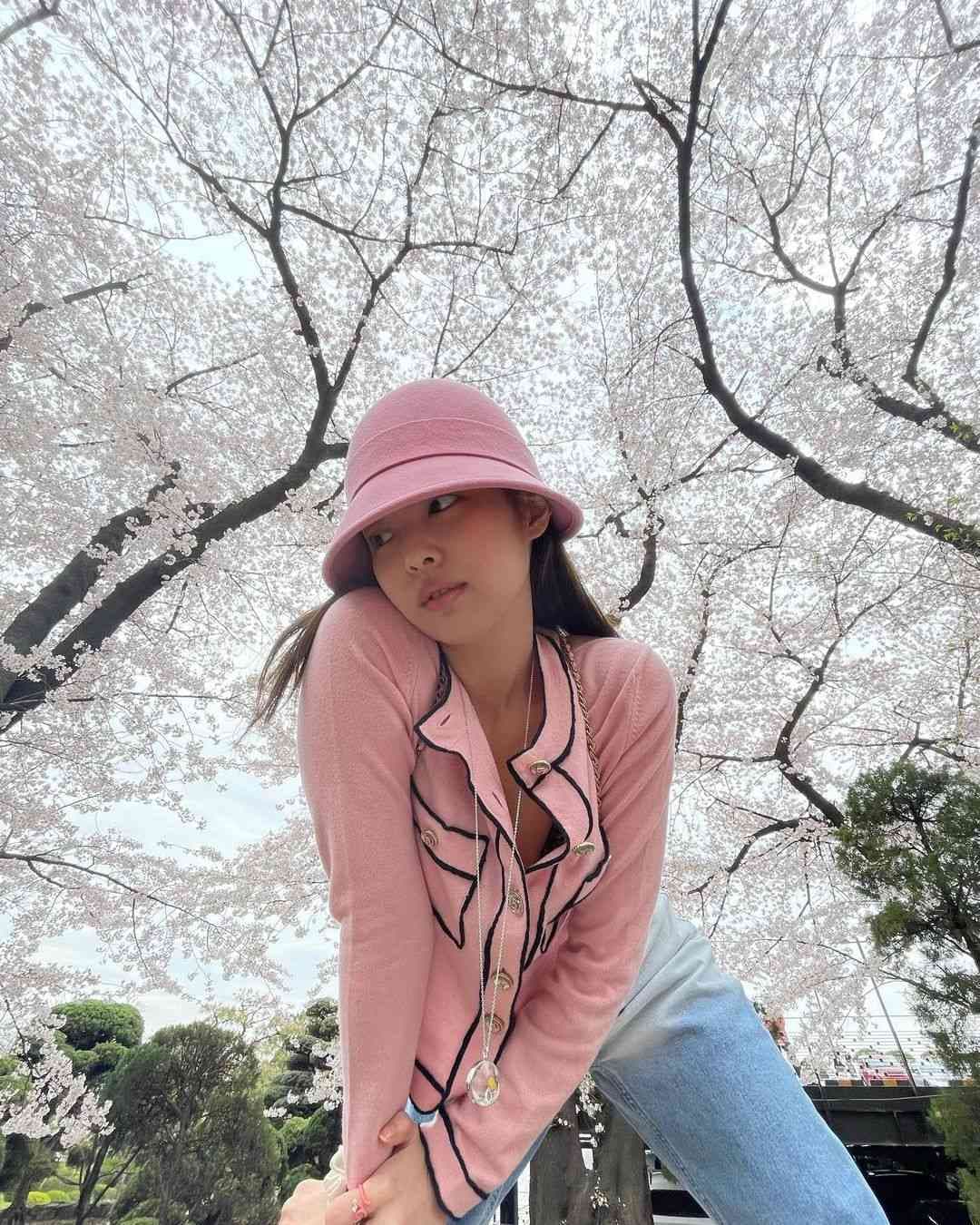 instagram | jennierubyjane