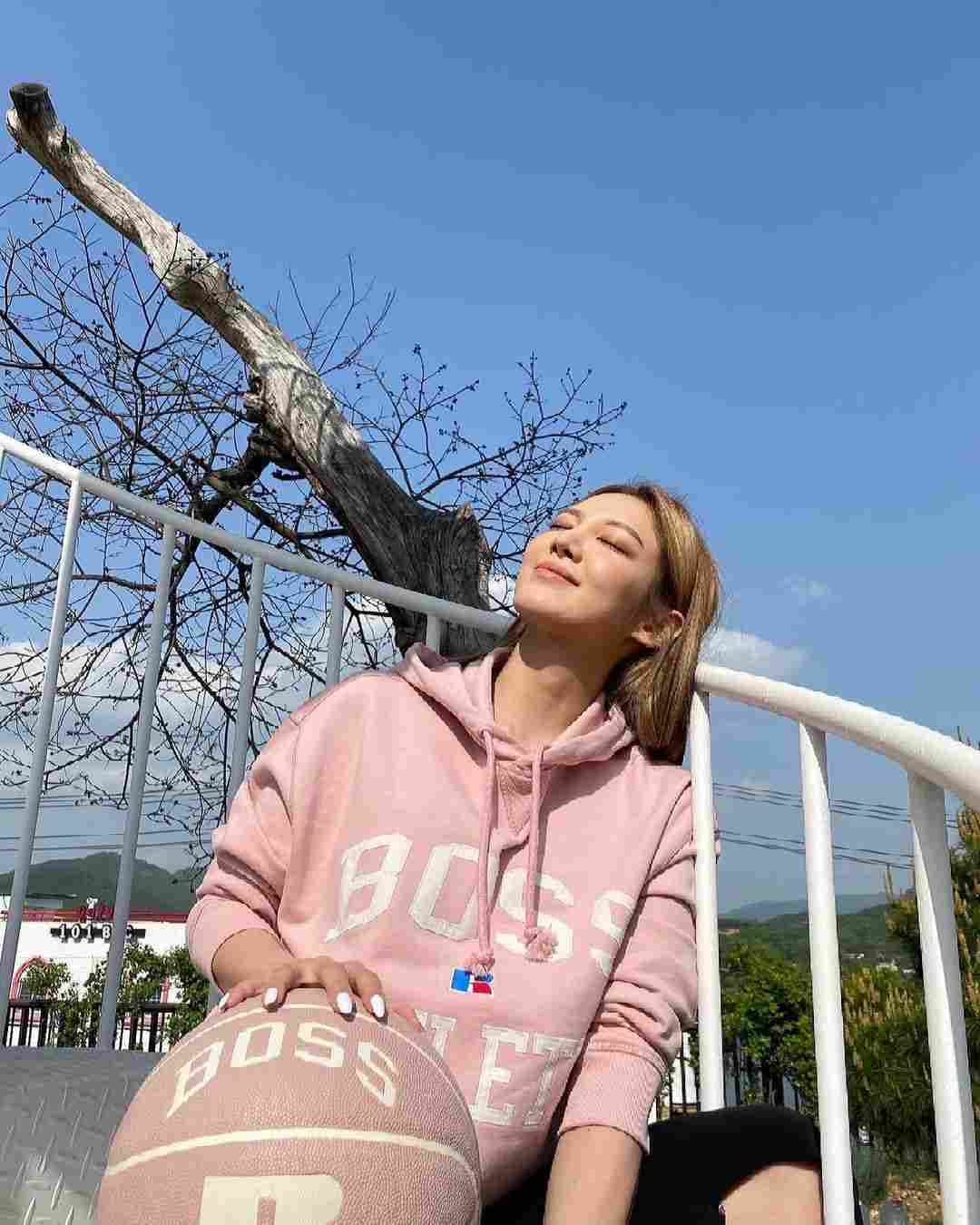 instagram | dj_hyo_x.x