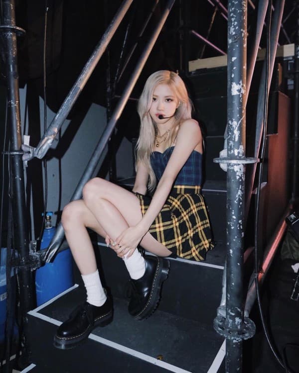 Image Source instagram | ROSES_ARE_ROSIE