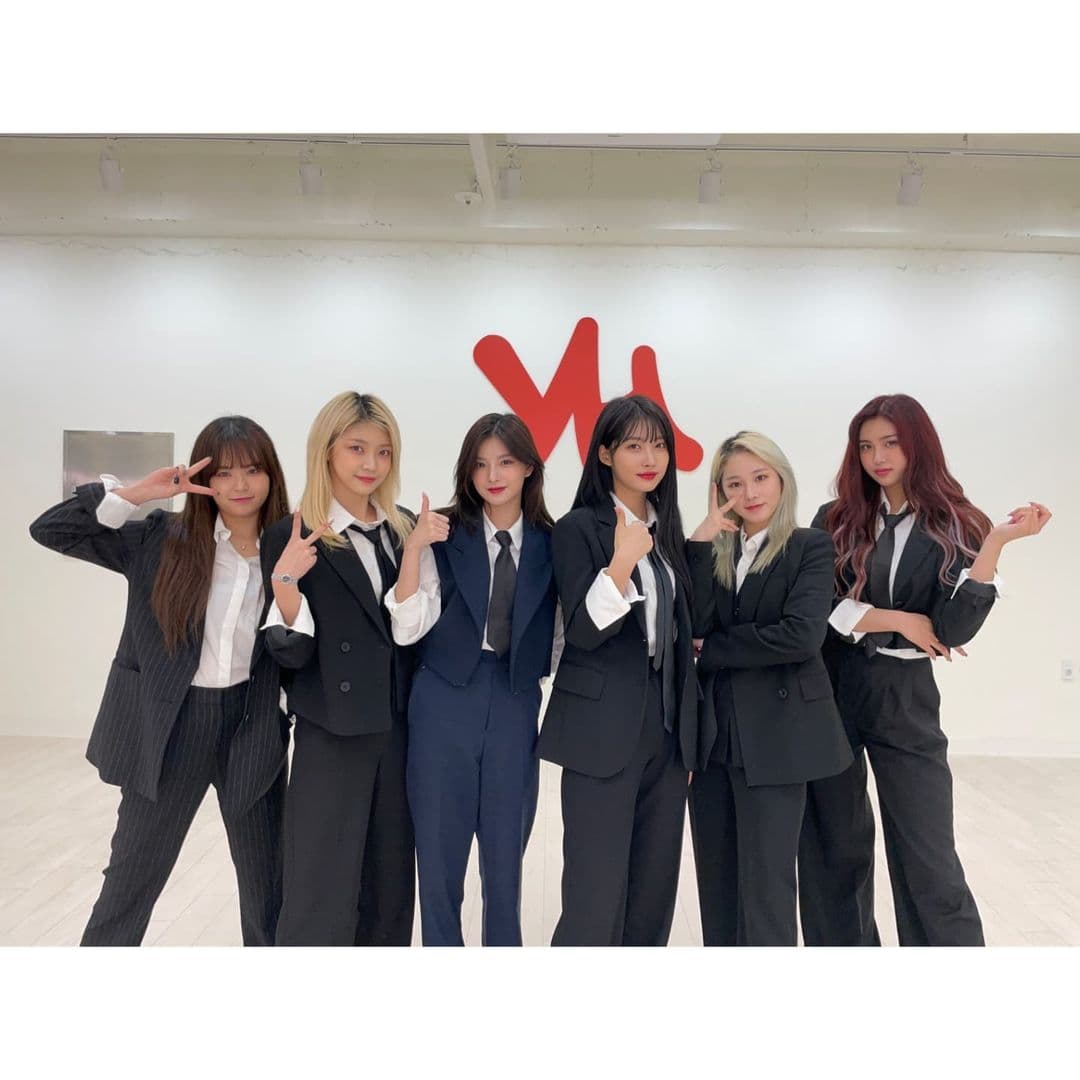 Image Source |official_everglow