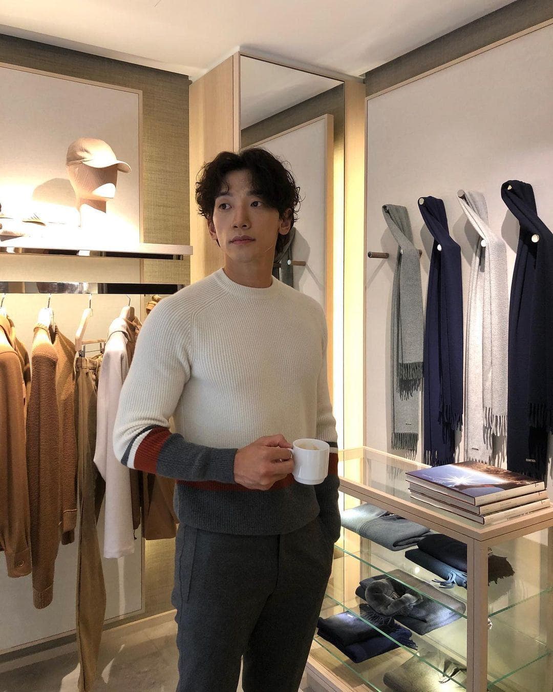 Image Source instagram | rain_oppa