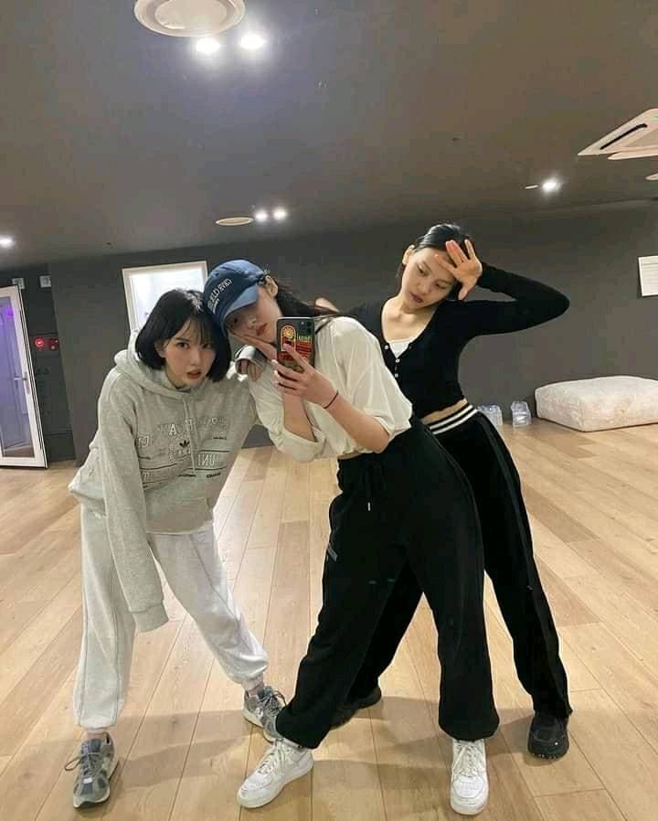 Image Source_FaceBook|lvlz8Vivizunofficial