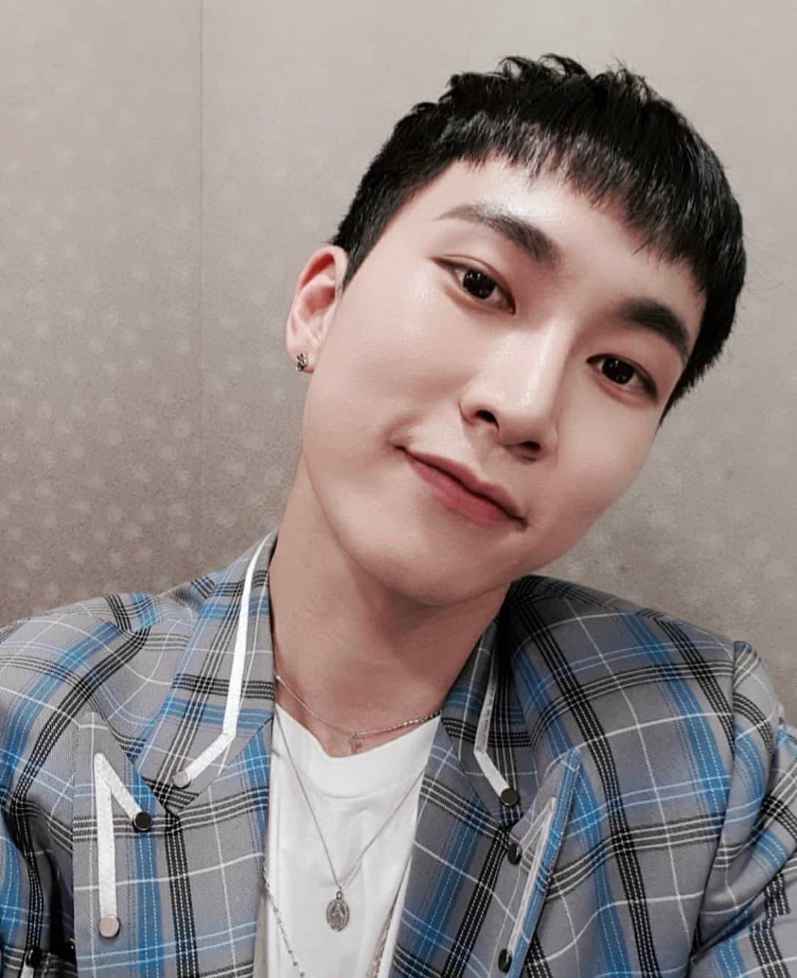 Image Source :Instagram | btob_silver_light