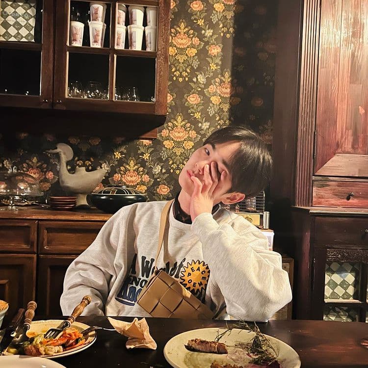 image source-instagram@bumkeyk