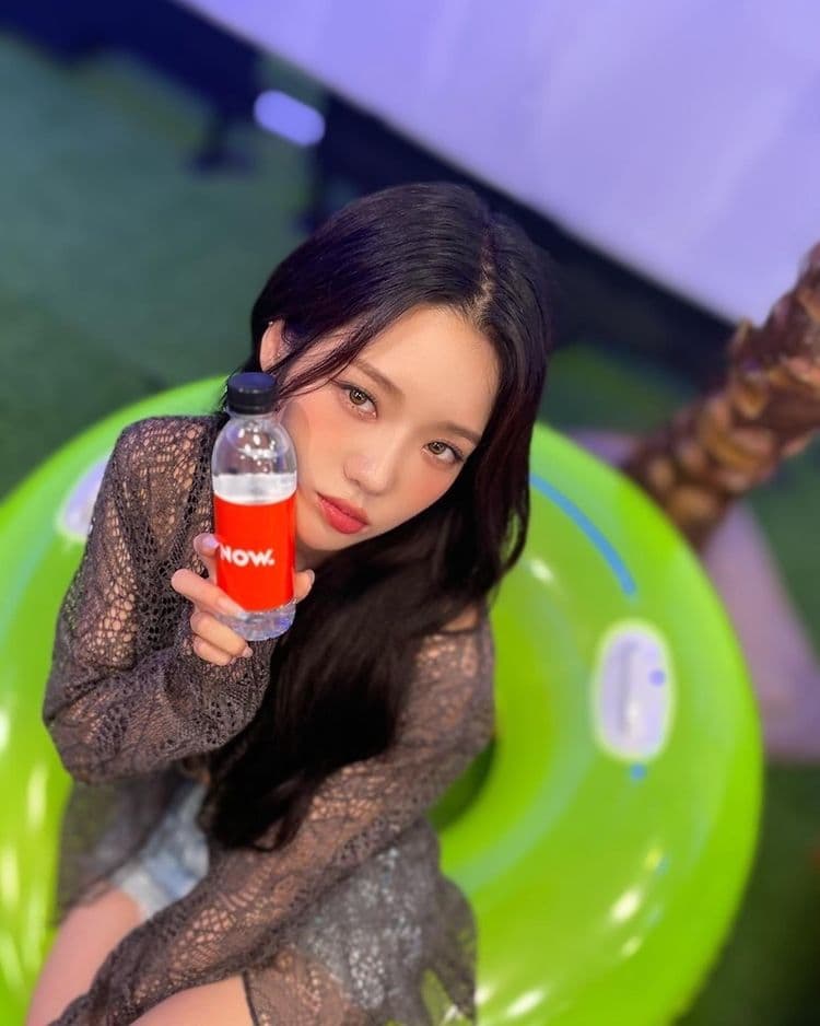 Image Source_Instagram | officialfromis_9
