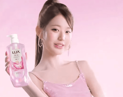 IVE チャン・ウォニョン、中国ブランド広告が話題に 韓国ネットで美貌に称賛の声